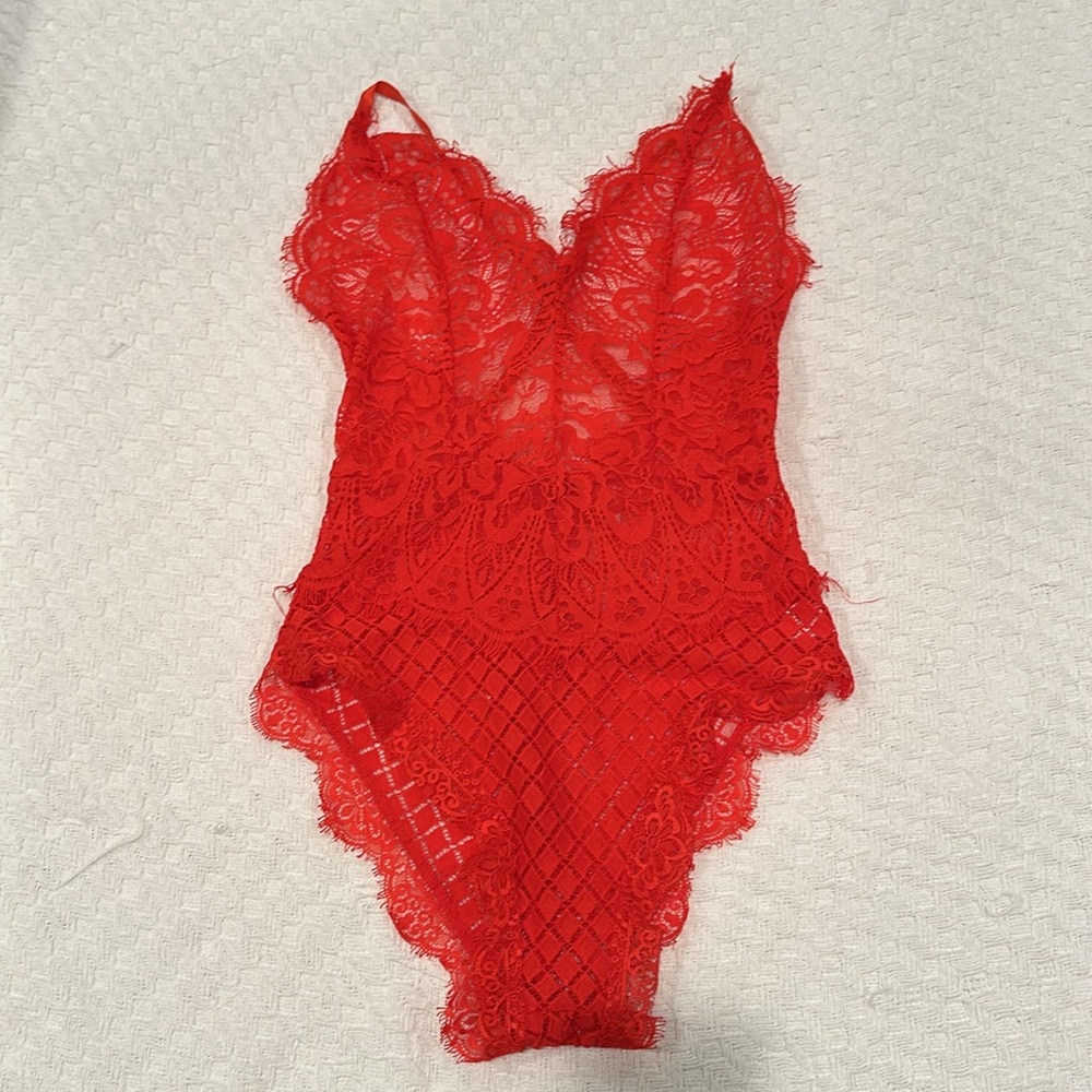 Red lace bodysuit ♥️